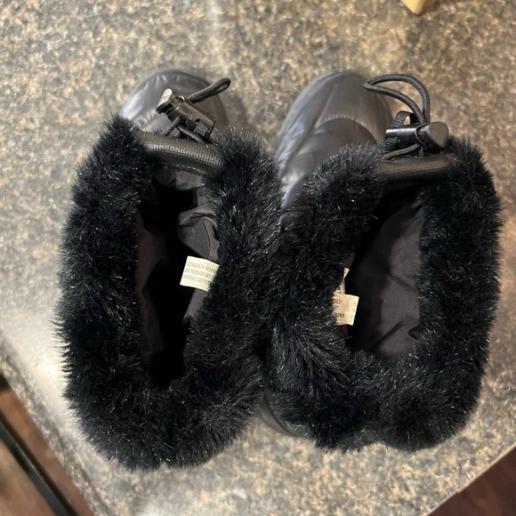 The North Face Nupste III Lightweight Down Boots - Picture 9 of 11